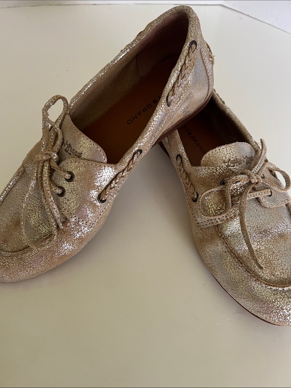 Lucky Brand Tirani Distressed Metallic Boat Shoe.  Sz 8